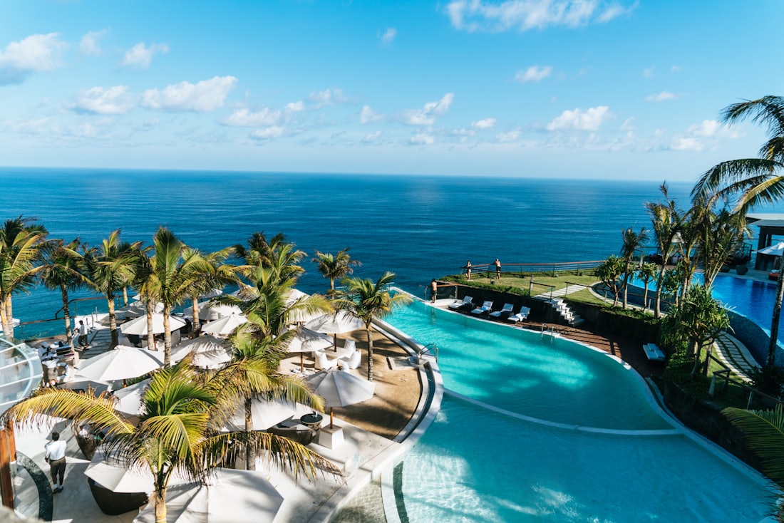 A clifftop infinity pool overlooking the ocean